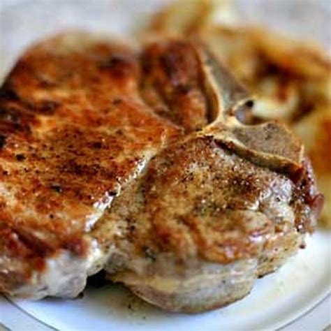 Mom’s Perfect Pork Chops Recipe Perfect Pork Chops Pork Chop Recipes Pan Fried Pork Chops