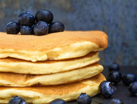 Prepara Unos Deliciosos Hot Cakes De Queso Y Ar Ndanos Comedera Recetas Tips Y Consejos
