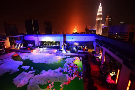 Luna Bar Best Rooftop Bar In Kuala Lumpur Travelvui