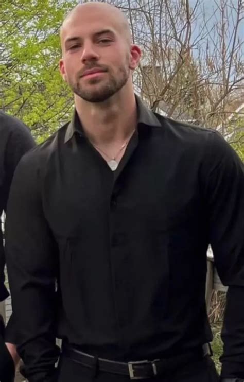 6 Hot Sexy Kira Schmitt Bikini Pics