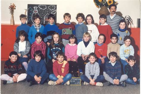 Photo De Classe Cm De Ecole Primaire Saint Pardoux Copains D