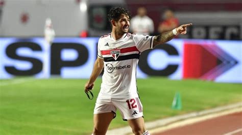 Meses Sem Jogar Alexandre Pato Aprovado Em Time Da S Rie B