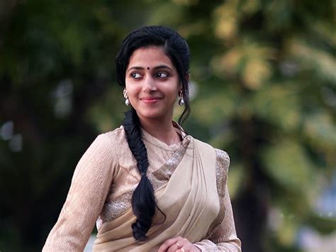 The Fresh Malayali Malayalam Actress Anu Sithara Hot Photo Gallery Pics