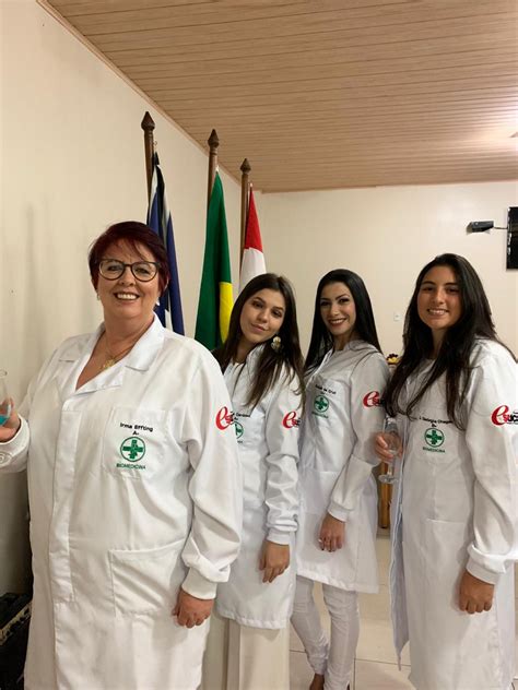 Tubar O Alunos De Biomedicina Recebem Jaleco Em Cerim Nia