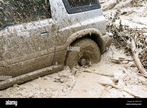 Car Stuck In Mud Hi Res Stock Photography And Images Alamy