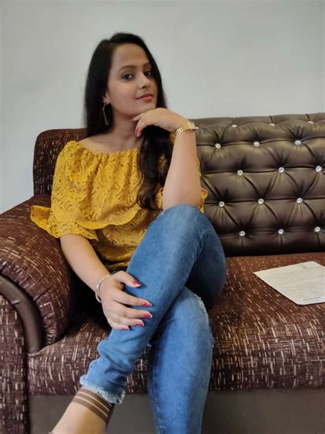 Actress Priti Maurya Picture Wallpaper Photos And Hot Pics Collection Bhojpuri Filmi Duniya