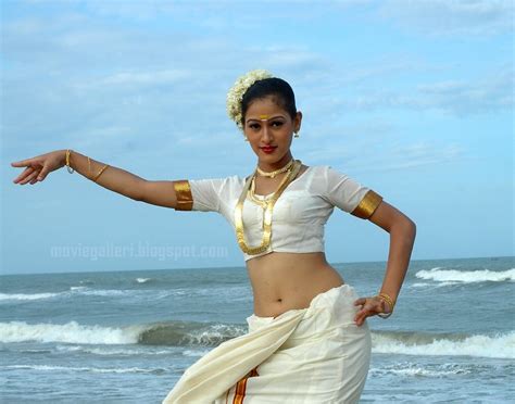 Samyogitha Hot Navel Pics