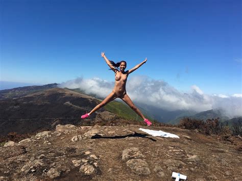 Solo Redhead Babe Loves Taking Pictures Of Her Naked Body Photos