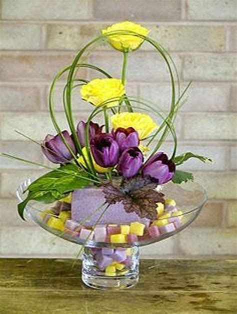 34 Amazing Unique Flower Arrangements Ideas For Your Home Decor - MAGZHOUSE