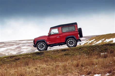 Land Rover выпустит самый быстрый «Дефендер» - Tvoe-avto.com