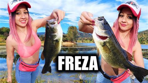 Pescando BLACK BASS En Freza Se Ven PECES GRANDES Desde Orilla