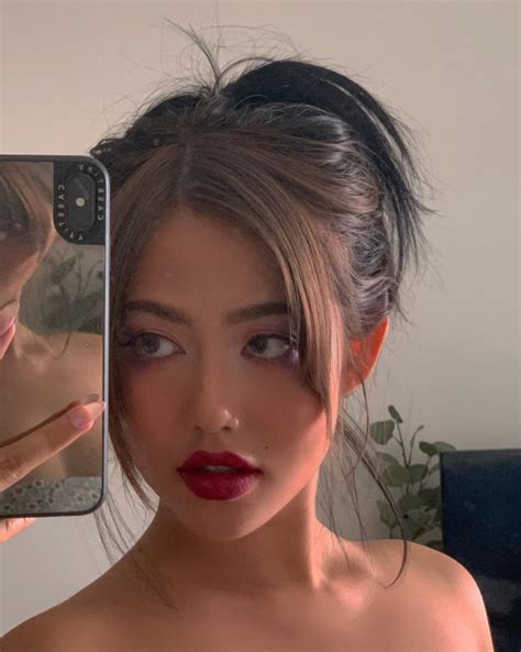 Săn lùng siêu phẩm son lỳ hot hit đang mê hoặc các cô nàng trendy Essance Viet Nam