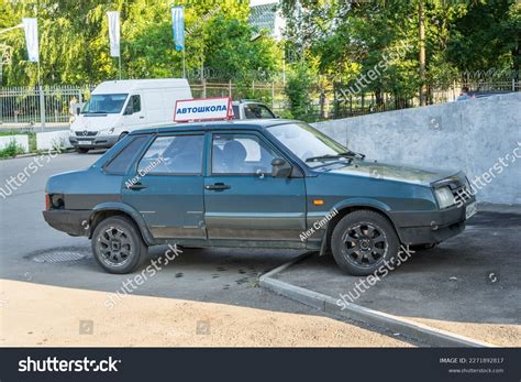 23 Vaz 21099 Images, Stock Photos & Vectors | Shutterstock