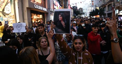 Morte De Jovem Detida Pela Polícia Da Moralidade Gera Protestos No Irão