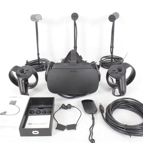 Oculus Rift Cv1 Touchコントローラー＋リモコン＋センサー3個＋イヤホン付き オキュラスリフト 本体 20557 リファン