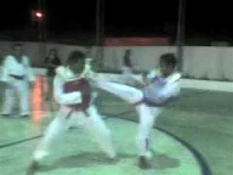 Taekwondo conduzindo treino de luta de competição YouTube