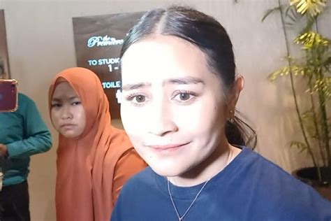 Respons Prilly Latuconsina Soal Cerita Cinta Monyet Dengan Kiki Eks Cjr