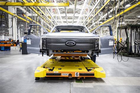 Slumping Demand Forces Ford To Halt F 150 Lightning Production