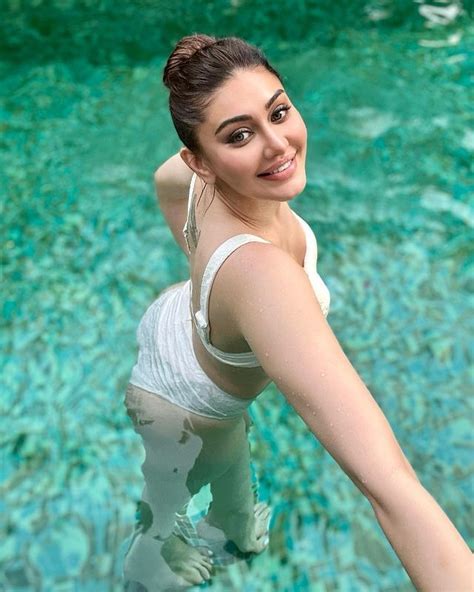 Shefali Jariwala Hot Photos Beautiful Wallpaper HD Pics New Images