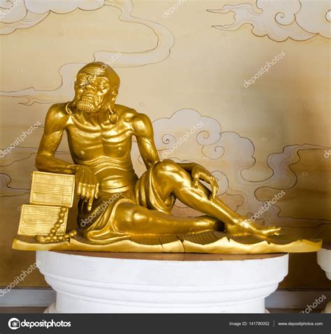 Chinese buddha statue Stock Photo by ©ammza12 141780052