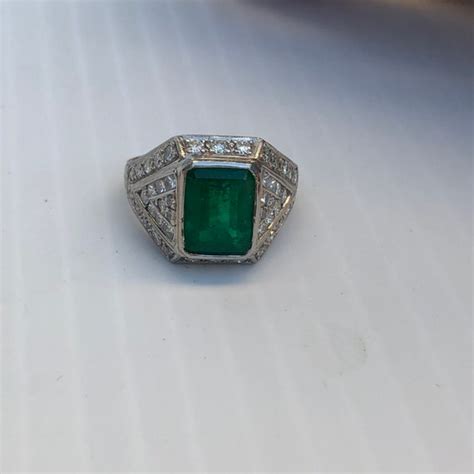 Vintage Emerald Cut Emerald and diamond ring in Plati… - Gem