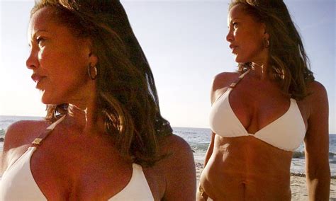 Vanessa Williams Swimsuit