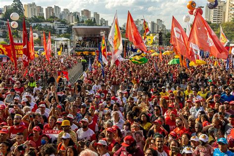 Pública festeja o 1º de Maio em evento organizado pelas Centrais e