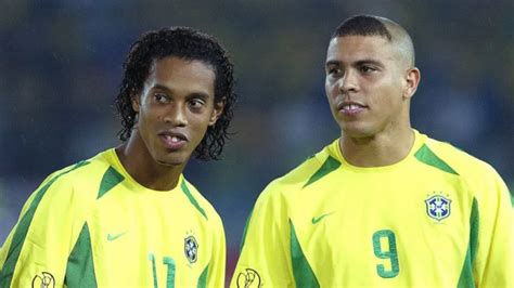 Fortuna De Ronaldinho Ga Cho Comparada A De Ronaldo Fen Meno