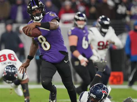 Lamar Jackson 15 Yard Touchdown Run Gives Ravens 17 10 Lead