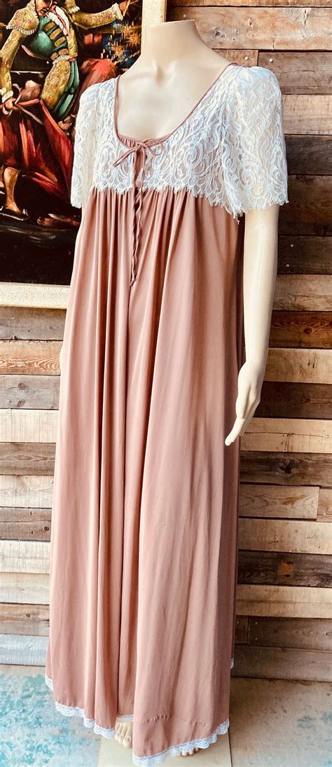 S Vintage Lingerie Nightgown And Robe Set In Taupe Nylon With Off White Lace By Miss Elaine