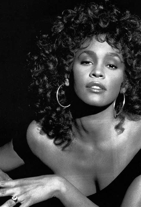 Whitney Houston | Whitney houston, Whitney, Vintage black glamour
