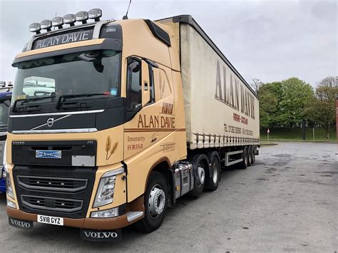 Alan Davie Volvo FH SV18GYZ Charnock Richard Services Grimmys Truck