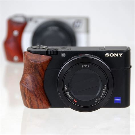 Fotodiox Pays Homage To Hasselblad Stellar With Wooden Grip For Sony