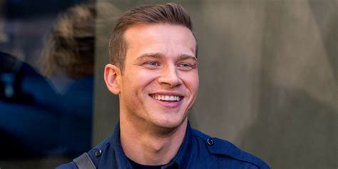 Does Oliver Stark Have A Wife The Actor Is Not Married Although He