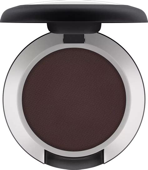 MAC Powder Kiss Soft Matte Eyeshadow Give A Glam Pris