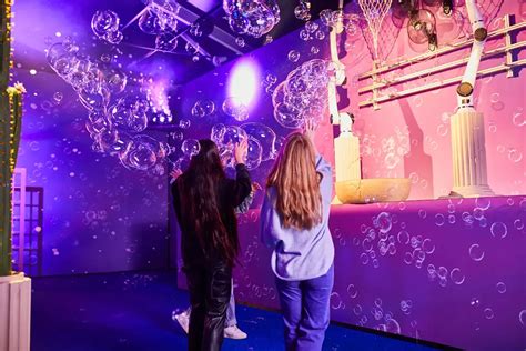 BUBBLE PLANET London: An Immersive Experience