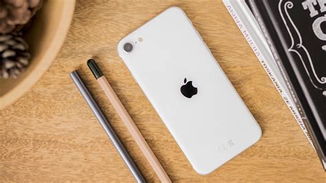 iPhone SE (2020) Review: Budget iPhone Comes at a Price - Tech Advisor