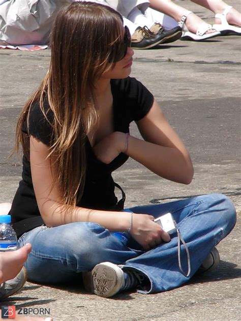 Gorgeous Nipslip By Voyeur TROC ZB Porn