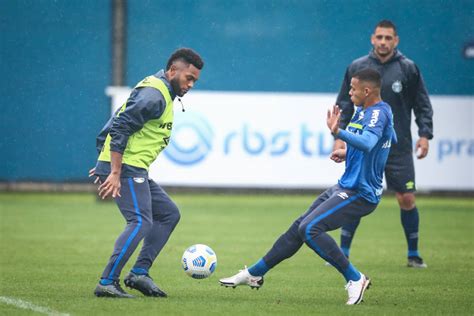 Veja Fotos Do Treino Do Grêmio Desta Sexta Feira Gazeta Esportiva