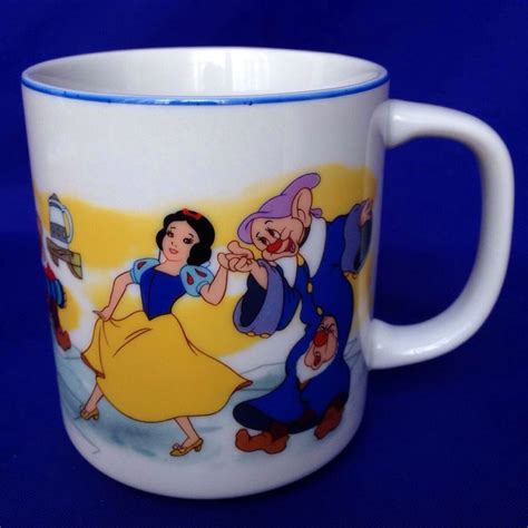 Disney Snow White Seven Dwarfs Mug Singing Dancing Music Coffee Tea