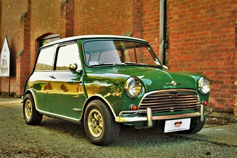 Giant Killer 1967 Morris Mini Cooper S Review