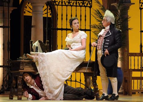 The Barber of Seville steals the show with Figaro at the Lyric