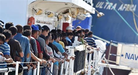 Migranti Nave Italiana Soccorre Persone Riportate In Libia