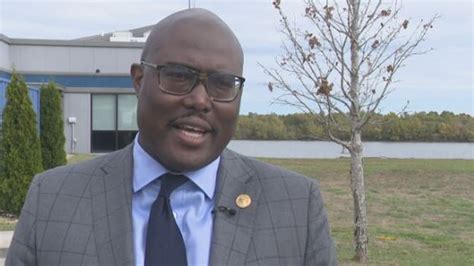 Little Rock Mayor Says No Disciplinary Against Police Chief After Hr Investigation