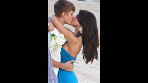 Selena Gomez And Justin Bieber Kissing Wmv Youtube