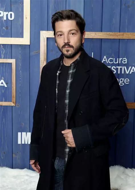 Diego Luna Revela El Nuevo Póster De Star Wars Andor