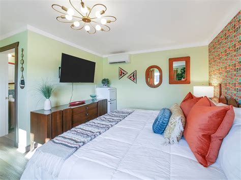 The Groovy Nomad Motel Near Chattanooga TN - Book Direct Vacation