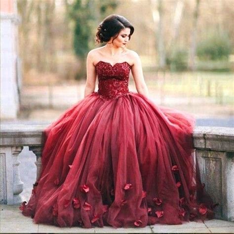 2017 New Burgundy Ball Gown Quinceanera Dresses Lace Bodice Basque