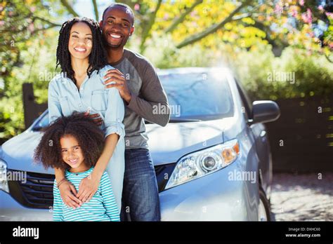 Familia feliz afroamericana fotografías e imágenes de alta resolución