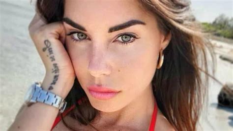 Bianca Atzei Fa Esplodere Instagram In Costume Miss Bikini